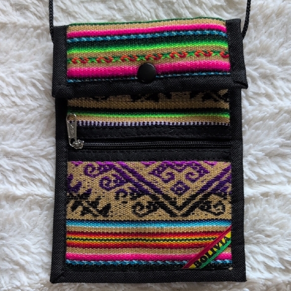 Multicolor Patterned Crossbody Bag - Picture 3 of 8